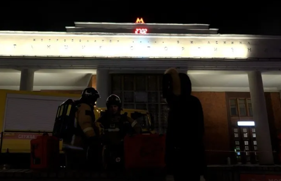 Сильное задымление произошло на станции метро «Спортивная» в Москве