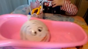 ДЕЛАЕМ УКОЛ. ШАРИКИ С ВОДОЙ. ПУПСИКИ ТВ