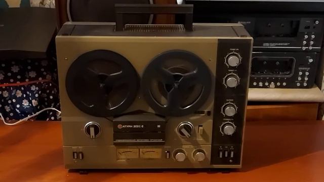 "Сатурн-202-2С" 1988г. Стереофонический магнитофон катушечный. Завод им.Карла Маркса г.Омск. смотреть онлайн