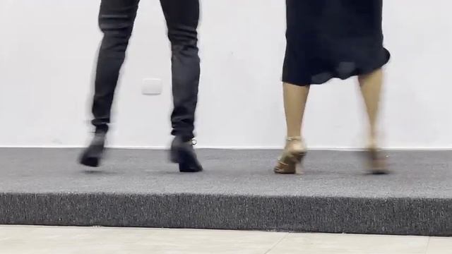 Samba Solo Spot Voltas to the Right and Left смотреть онлайн