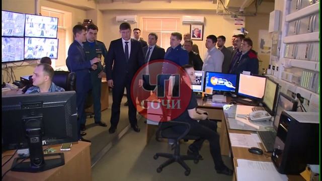 Эвакуация из ТРЦ _Моремолл_ в Сочи