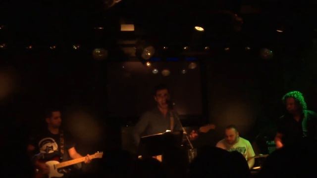 CLIC e Ricardo Morais no Templários Bar (Cover de Is this love) 28/12/2012 00003 смотреть онлайн