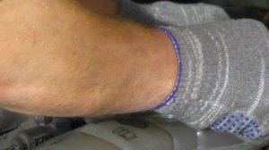 Ауди а4 б8. Как снять расширительный бачок