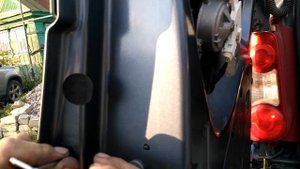 Вытаскиваем личинку замка двери , Citroën Berlingo 2008 г и позже.