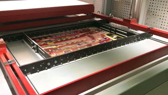 Вакуум формовочная машина - формование рекламной продукции