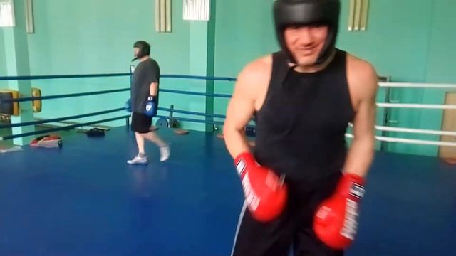 Уроки бокса от ДеДушки С. - живая груша смотреть онлайн