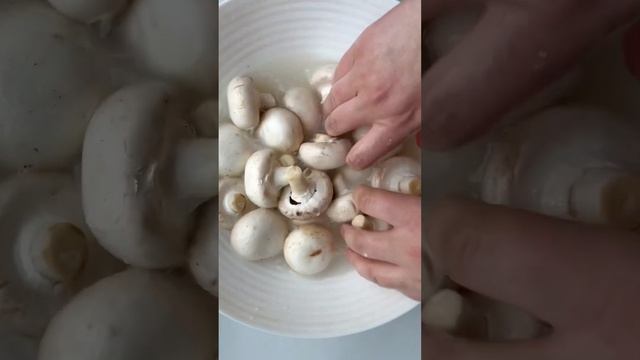 Супер ЛАЙФХАК как быстро отмыть грибы, шампиньоны #food #diy #lifehacks смотреть онлайн