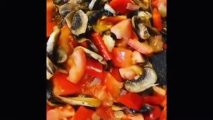 Тушёная фасоль с мясом и грибами?