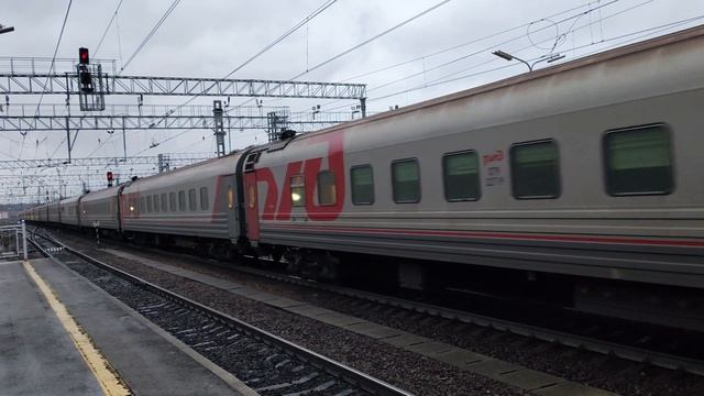 ЭП2К-184 со скорым поездом №073Е Тюмень - С.Петербург Лад. следует по станции Мга