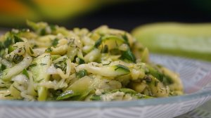 Показываю, как я готовлю необычную закуску из свежих кабачков. Молодые кабачки в медовом маринаде