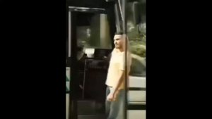 Вставки для видеомонтажа Мем Допи#делся Парень ударился головой об дорожный знак