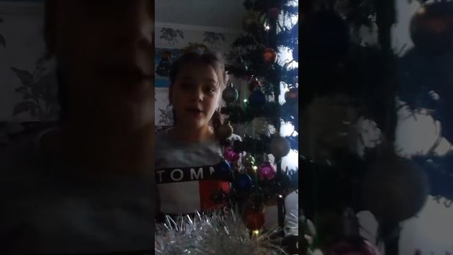 Пою песню Праздник к нам приходит, Клава_ Кока смотреть онлайн