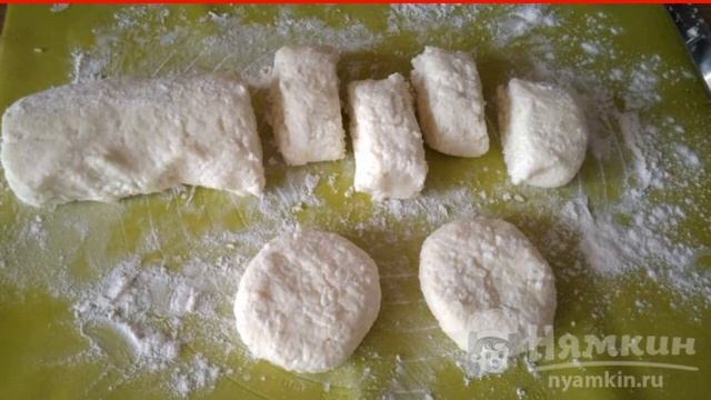 Classic cheesecakes made of cottage cheese and semolina