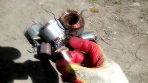 РАЗБИРАЮ ЭЛЕКТРОДВИГАТЕЛИ. ДОБЫВАЮ МЕДЬ.