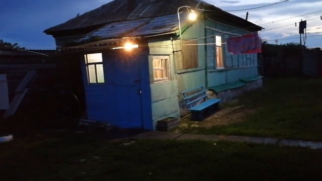 Вечер  в деревне, я снова на летней кухне