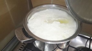 Творог из молока. Нежный, вкусный и самое главное его с удовольствием кушает моя дочь.