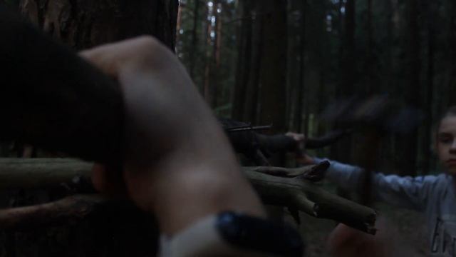 ПОСТРОИЛИ ДОМИК НА ДЕРЕВЕ ( ЧАСТЬ 1 ) смотреть онлайн