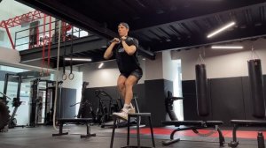 NoDaysOff. Пистолет приседания вместо приседаний со штангой.