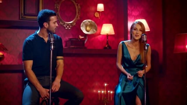 турецкие песни Барыш Ардуч & Елчин Сангу - Бу Су Хич Дурмаз смотреть онлайн