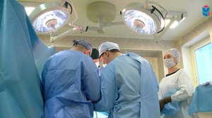 Врачи впервые установили пациенту самарский раздвижной эндопротез