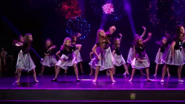 LATINO KIDS - DIVAS I Christmas Show 2019 | Riverpark Dance School смотреть онлайн