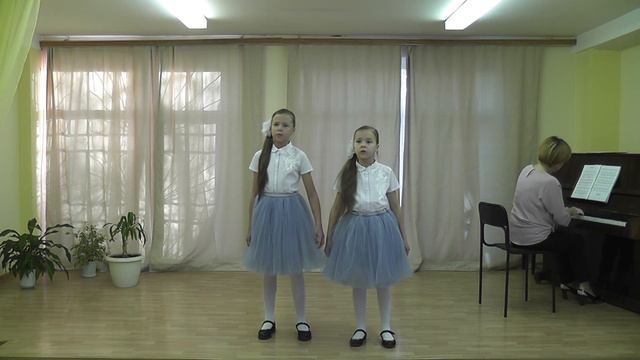 Дуэт сестёр Осокиных. Словенская народная песня "Вечерняя песня" в обработке Е.Подгайца смотреть онлайн