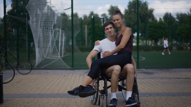 6 физических качеств, перед которыми молодые женщины находят неотразимыми у пожилых мужчин