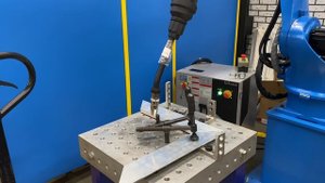 Датчик столкновения на роботе CROBOTP