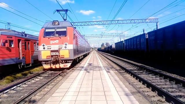 Электровоз 3ЭС4К-056 "Дончак" следует резервом смотреть онлайн