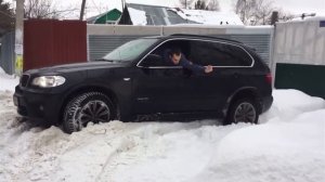 Бмв Х5 офф роуд в снегу
