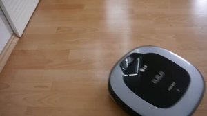 LG Hom-Bot VR6340LV Square: Saugroboter im Test
