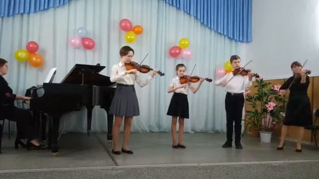 Ансамбль скрипачей "Вдохновение" Э.Градески Регтайм "Мороженое" смотреть онлайн