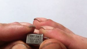 Разбор кварцевого резонатора NARVA 597-AN