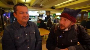 Русский американец зашёл в легендарный бар Москвы. Здесь можно встретить всех