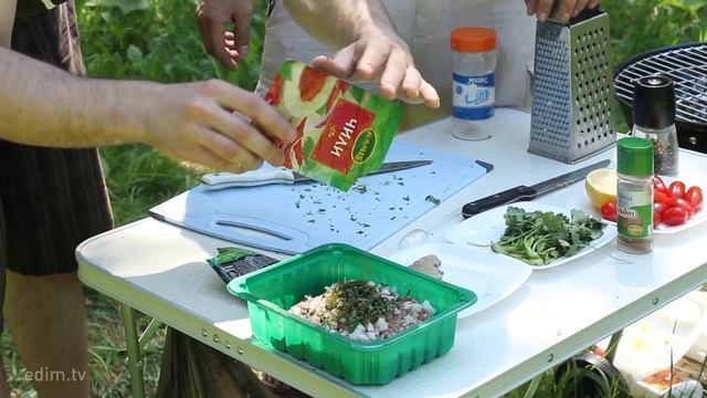 Люля-кебаб с соусом Цацики — рецепт Едим ТВ смотреть онлайн