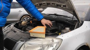 Замена фильтра воздушного и салона Skoda fabia 1.2