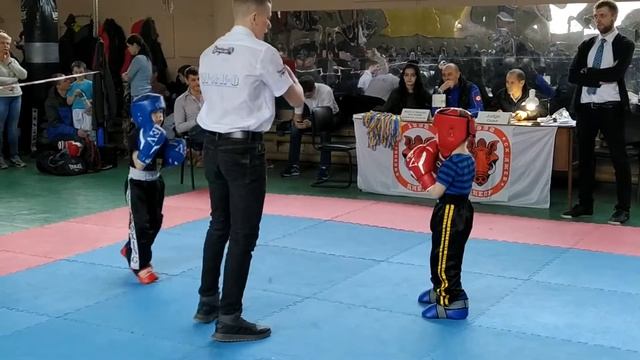 Балицкий Артур и Сичкаренко Святослав бой в Днепре
