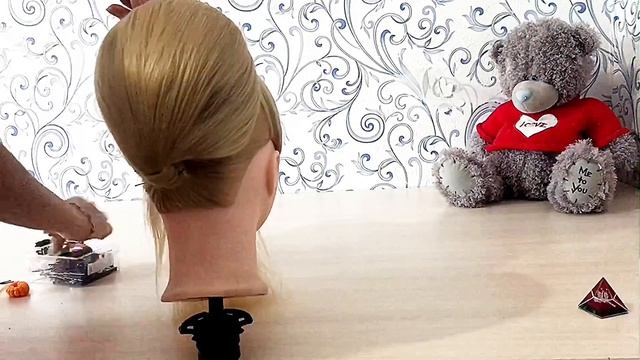 Вечерняя причёска с помощью бублика. смотреть онлайн