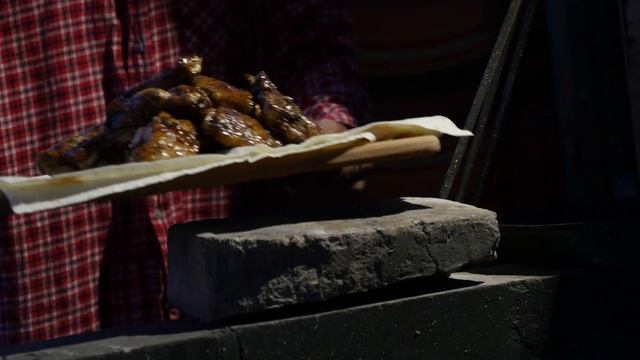 Крылья в имбирно-соевом соусе смотреть онлайн