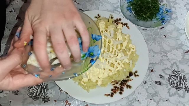 Салат "Рыбки в пруду " со шпротами #салатрыбкивпруду#салатик #салатсошпротами