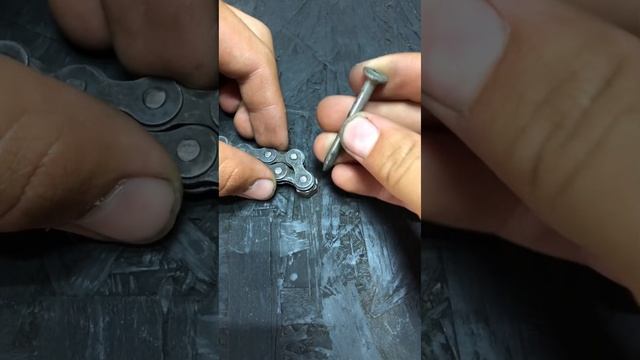 Как снять цепь с велосипеда без выжимки #shorts смотреть онлайн