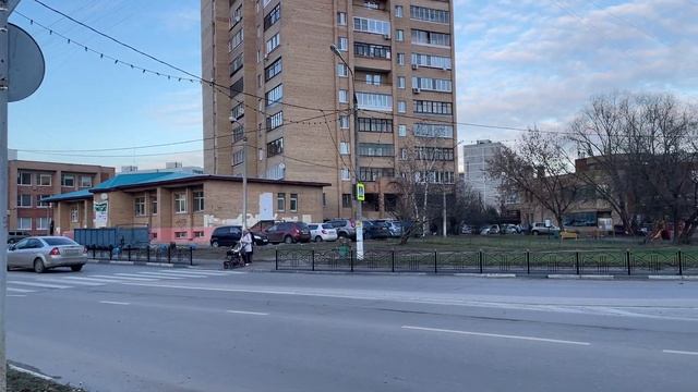 МО, г.Орехово-Зуево, ул.Володарского, д.106. Видео у входа. смотреть онлайн