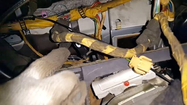 AUDI A6 C4 замена иммобилайзера и замка зажигания [ заводится и глохнет ] смотреть онлайн