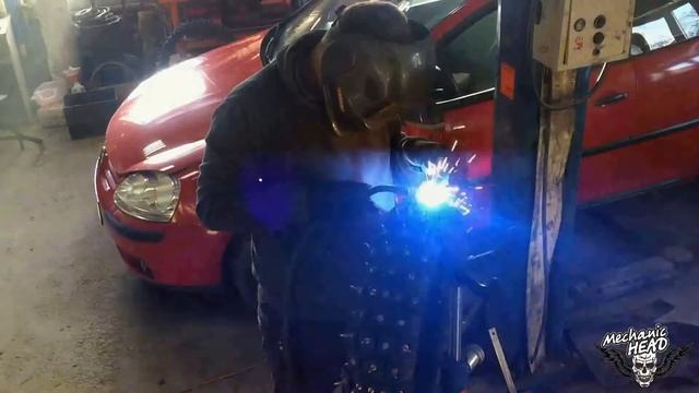 Шиповка моторезины / Installing spikes on moto tires смотреть онлайн