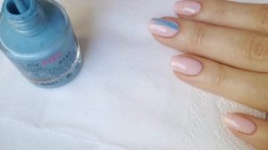 Простой двухцветный маникюр.