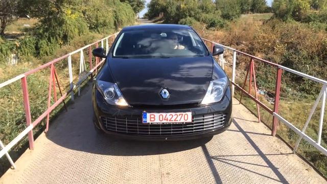 Renault Laguna Coupe смотреть онлайн