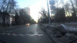 Еду на велосипеде по Институтскому проспекту.