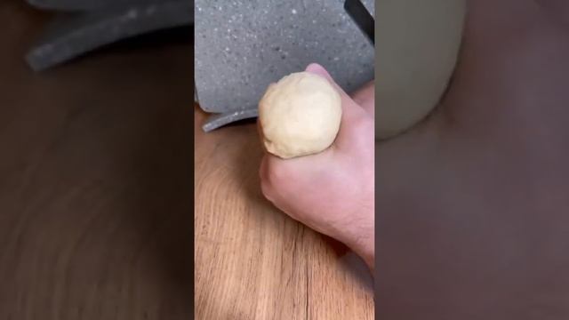 Пончики, самый лёгкий рецепт | лайк поставь и не забудь подписаться? смотреть онлайн