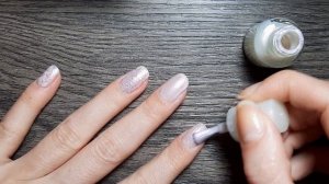 Маникюр с блестками/обычный лак