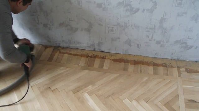 Вот как надо работать фартуной (шлифовка паркета) смотреть онлайн